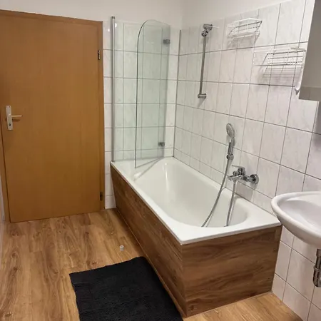 Stilvolle Im Herzen Von Arnstadt, Modern & Zentral Apartment