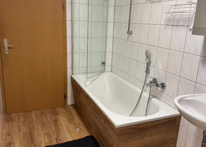 Stilvolle Im Herzen Von Arnstadt, Modern & Zentral Apartment